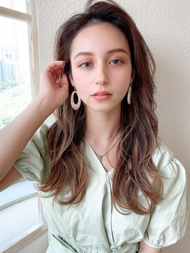 アフロート ディル(AFLOAT D'L) 大人かわいい ヨシンモリ グレーべージュ 外ハネ くびれヘア