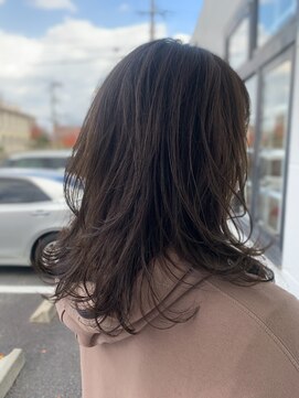 ロニーヘアーアンドネイル(Ronnie) カーキグレージュくびれミディアム