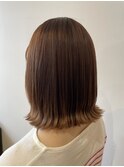 外ハネ切りっぱなしボブ