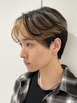 ノラ ウメダ(NORA UMEDA) セクションインナーカラー×センターパートマッシュ