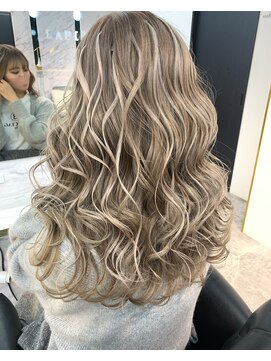 ラピス 千葉(Lapis) ミルクティーアッシュ×シールハイライトスタイル