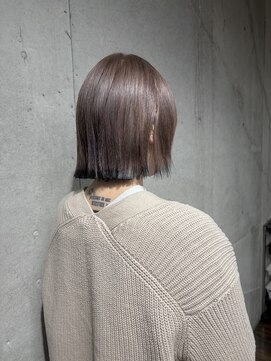 ガルボ ヘアー(garbo hair) ブリーチ 10代 20代 ダブルカラー 裾カラー グレージュ ボブ