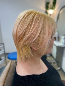 ビィーワンイースト(Be 1 EAST) ウルフカット