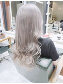 【巻き髪映え】透け感ハイトーンロング ホワイトシルバー
