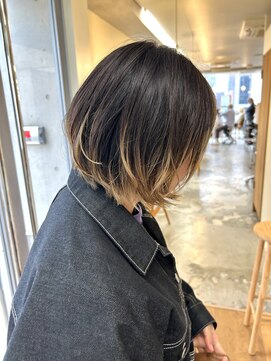 黒髪ミニボブレイヤーブロンドエンドカラーレイヤーカラー