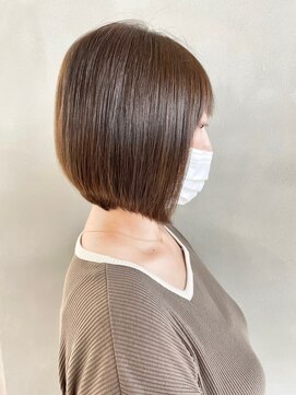 うるさら質感◎艶めき前下がりボブ