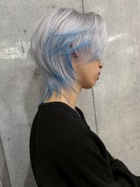 ネハス(nehus.) MEN’S HAIR/サーフカール/刈り上げセンターパート/ブリーチ