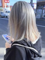 ブレイズヘアー(BLAZEhair)&nbsp;【白いカラーデザイン】ホワイトシルバー×ブリーチ４回