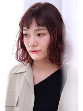 スリーアン(THREE ann.) くせ毛風無造作カール＊ピンクベージュ