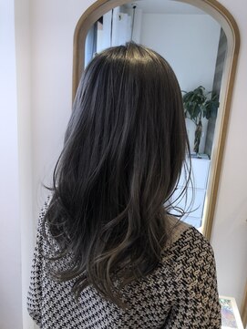 ロンドアベニール 北千住(Lond avenir) namie 艶カラーグレージュ