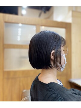 ルポル 大通店(rupolu) コントラストくっきりのミニボブ