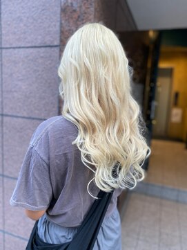 フツーロ 栄(FUTURO) ダブルカラーエクステ