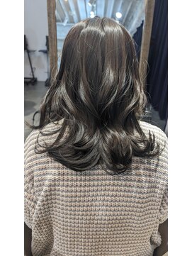 レガーレ(Legare) 透明感のあるダークカラー