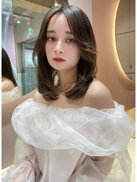 グロー 大宮(GLROW) レイヤーカット　韓国　顔まわりカット　グレージュ