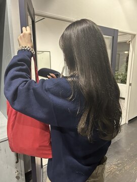 アルコイリスバイドールヘアー(ARCOIRIS by Dollhair) アッシュオリーブネイビーグレーレイヤーロングメンズライク都島