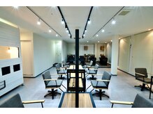 リル(Lill)の雰囲気（白を基調とした店内◎【豊橋　南栄】）