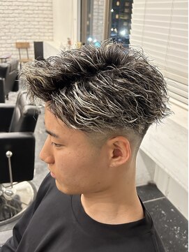 ビーテックバイゼン(B TECH by Zen) ホワイトハイライトリバースツイストスパイラル