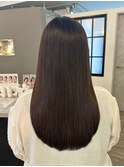 ナチュラルに美しく。ツヤ重視の暗髪ロングヘア