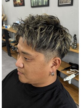 ウェイビー 桜木町店(WAVY) 【WAVY】メンズハイライト×アップバングショート