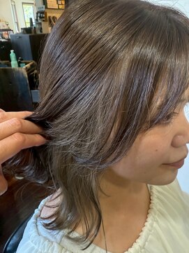 美容室 メザミー MESAMIES 透明感オリーブグレージュインナーカラー×ナチュラルミディアム
