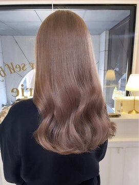 シェリ(che'rie) 韓国ヘアーハッシュカットレイヤーカットハイライトカラー