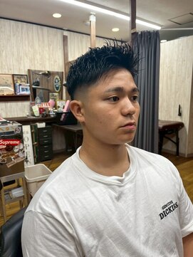 MEN’S HAIR/サーフカール/刈り上げセンターパート/印西