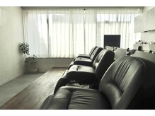 ソイデュエ 梅田(soi due)の雰囲気（寝心地最高なフルフラットになるシャンプー台でリラックス♪）