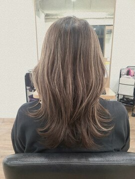 モナン(monan) ハイライトカラーシャギーカットダークグレージュモカブラウン