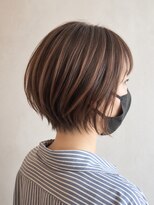 カウチ ヘアー ドレッシング(COUCH Hair Dressing) 【40代大人ショート×白髪ぼかしハイライト】