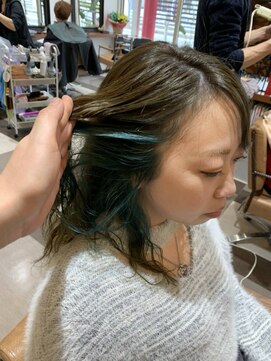 美容室 ブークル(BOUCLE) インナーカラー(グリーン)