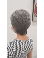 ヘアーズ イオンモール徳島(HAIRZ) 《HAIRZ》大人女子グレイヘアーショ－ト