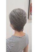 《HAIRZ》大人女子グレイヘアーショ-ト
