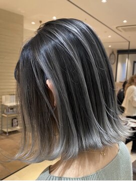 シエラ 心斎橋(CIERA.) CIERA.バレイヤージュ×外ハネミディ