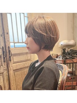 髪質改善と縮毛矯正の専門店 サンティエ(scintiller) 大人綺麗な小顔襟足スッキリショートボブ　30代40代50代
