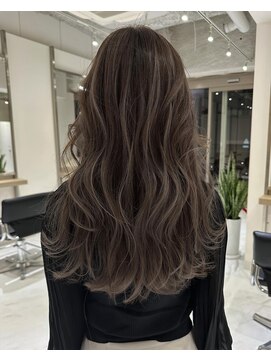 ヨロ 小岩(YOLO) ハイライトショートヘアダブルカラーイルミナカラーオージュア