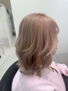 エレノア 梅田 大阪駅前第4ビル店(Eleanor) ピンクベージュ