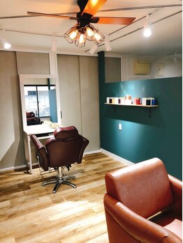 ゴーラウンド ヘアーサロン(go round hair salon)の写真/隣に他のお客様がいない【リラックス空間が大人気☆】ぜひ、お試しください！