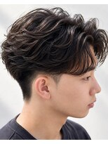 エクラート メン 仙台(ECLART men.)&nbsp;強めカール×ツーブロック｜個性が光るカーリーパーマスタイル
