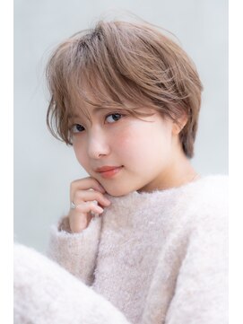 アメリ 新宿(Ameri) Ameri フェミニンショート　イルミナカラー【新宿】