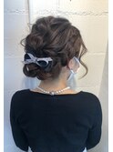 大きな編み込み ゆるふわ 波ウェーブ シニヨン ヘアアレンジ