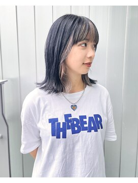 ジュリエッタ(giulietta) 切りっぱなしボブ×フェイスフレーミングカラー×ネイビー