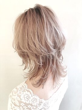 ネオリーブエム(Neolive em;) ハイトーン×おしゃれウルフスタイル