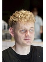 キングスマントーキョー 立川北口店(KINGSMAN TOKYO)&nbsp;アップバング / ツーブロック / スキンフェード 【立川】