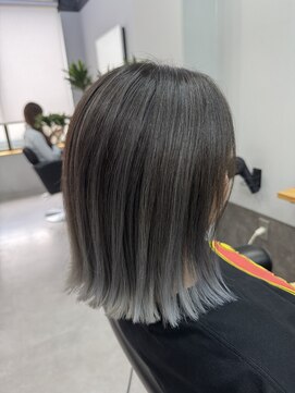 レブ 四条烏丸(Reb,) 白髪ぼかしバレイヤージュ