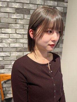 ネオリーブルカ 御茶ノ水店(Neolive Luca) グレージュカラー×切りっぱなしボブ