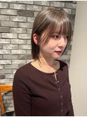 グレージュカラー×切りっぱなしボブ