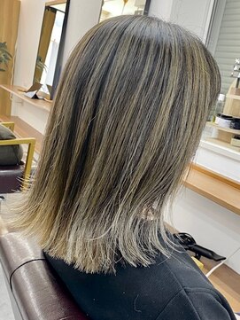 くびレイヤー グレーベージュ 白髪染め 白髪ぼかし 髪質改善