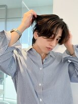 トイロ 中目黒(Toiro)&nbsp;メンズショートセンターパートニュアンスパーマダークカラー