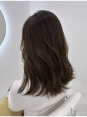 ミディアムくびれスタイル×ブラウンベージュ