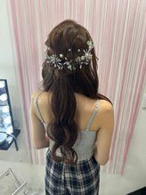 ベルグロー 北新地(BELLEGROW)&nbsp;飾り付きハーフアップ｜梅田・北新地ヘアセット